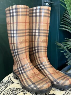 Plaid rubber Burberry boots